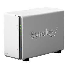 SYNOLOGY NAS DS220J X 2HD 3.5/2.5 SATA2/3>NO HD<4-Core 1.4GHz -DDR4 512MB-1P Giga-2P USB3.0-Supp.12 tel.Gar 2 anni