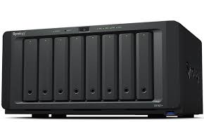 SYNOLOGY NAS DS1821+ X 8HD 3.5/2.5 SATA/SSD >NO HD <QuadCore2,2GHz-4P 1GbE RJ45-4P USB-2P eSATA supp. 40 telec.