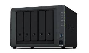 SYNOLOGY NAS DS1522 X 5HD 3.5/2.5SATA/SSD>NO HD<Ryzen R1600 Q-Core2.0GHz-8Gb DDR4 no ECC-4P Giga-2P USB3.02P eSATA-GAR. 3 ANNI